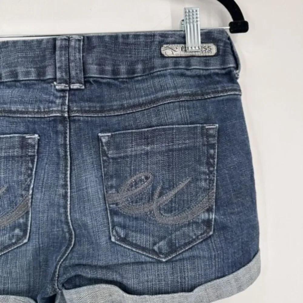 Express Women’s Mid Rise Dark Wash Cuffed Denim Shorts Size 0 - Picture 3 of 8